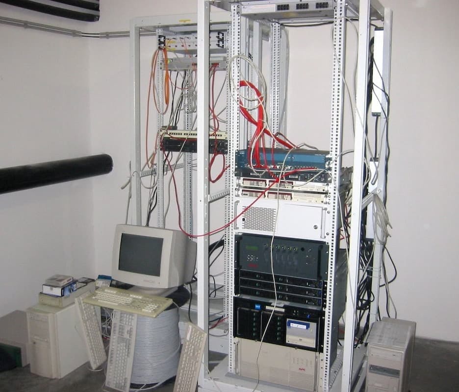 EDIS Global's first server setup (1999) featuring DLT80 tape drives and Dual Pe